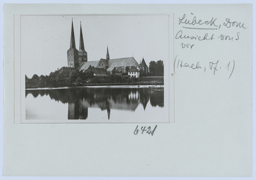 Vorschaubild Lübeck: Dom, Ansicht von Süden, vor 1942 (Diakartei) 